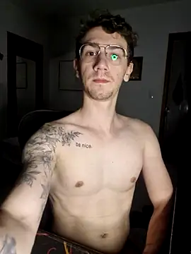 Snapshot of SweetGoodBoy22 chatting on November 2025 10:58:01 PM SweetGoodBoy22 online show from November 2025 10:58:01 PM