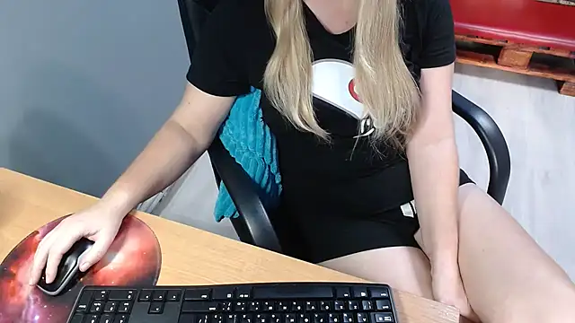 Snapshot of Ledi_Catherin chatting on November 2025 11:20:02 AM Ledi Catherin online show from November 2025 11:20:02 AM