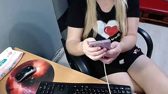 Ledi Catherin online show from March 2026 02:55:02 AM