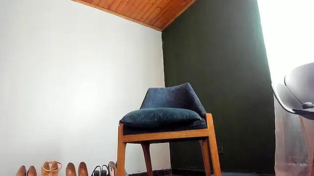 Snapshot of Velourmuse chatting on October 2025 03:30:01 PM Velourmuse online show from October 2025 03:30:01 PM