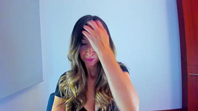 Velourmuse online show from April 2026 11:11:01 PM