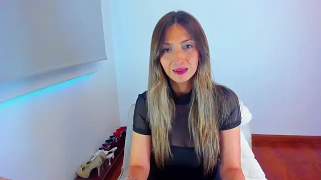 Snapshot of Velourmuse chatting on June 2026 11:02:03 PM Velourmuse online show from June 2026 11:02:03 PM
