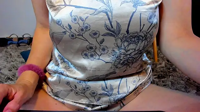 Snapshot of Velourmuse chatting on October 2025 12:11:02 AM Velourmuse online show from October 2025 12:11:02 AM