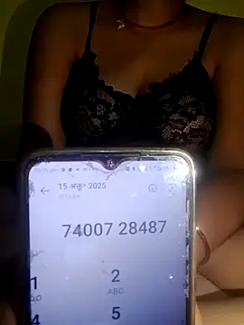 CUT MOM online show from October 2025 04:48:02 PM