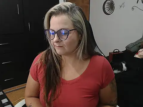 perlagoloza05 online show from October 2025 04:01:01 AM