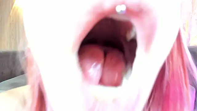 ZammyRossee online show from April 2026 04:30:01 AM