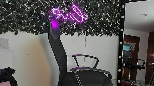 Samanta Ortiz online show from November 2025 08:31:02 PM