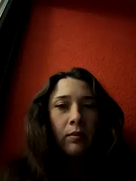 Snapshot of MayaVonDe chatting on November 2025 04:32:01 PM MayaVonDe online show from November 2025 04:32:01 PM