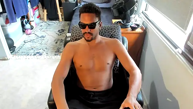 CassiusJohnson online show from October 2025 01:39:01 AM