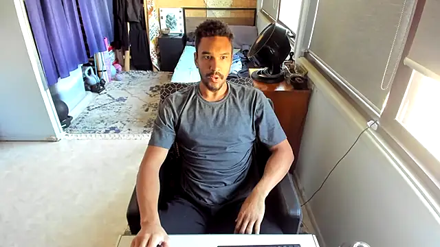 CassiusJohnson online show from October 2025 01:17:02 AM