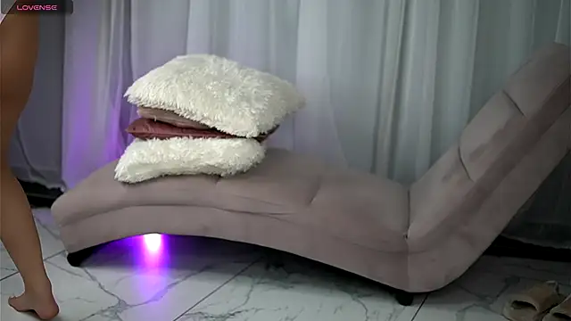 MysticLayla online show from November 2025 04:49:02 AM