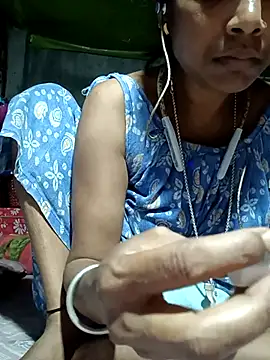 Snapshot of Hotty-romi3 chatting on October 2025 03:46:01 PM Hotty-romi3 online show from October 2025 03:46:01 PM