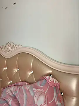 Mile-m online show from March 2026 03:22:01 AM