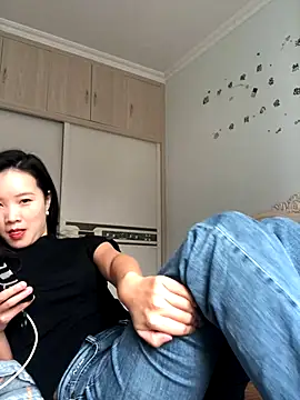 Mile-m online show from October 2025 03:52:01 AM