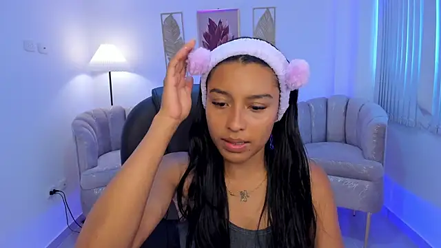 Snapshot of Silvana_velvet chatting on October 2025 08:41:02 PM Silvana velvet online show from October 2025 08:41:02 PM