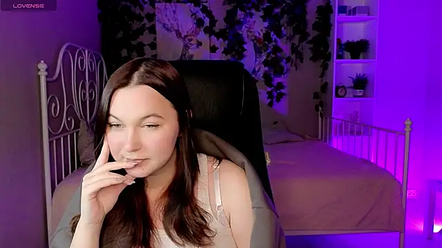 Ruth Partt online show from October 2025 10:56:02 AM