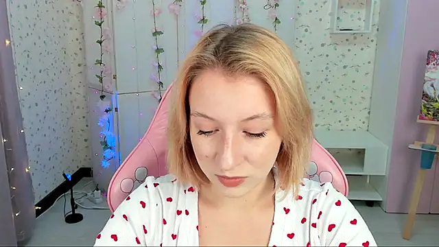 Emma Garcias online show from October 2025 12:08:01 PM