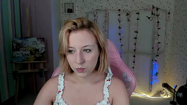 Emma Garcias online show from October 2025 12:28:02 PM