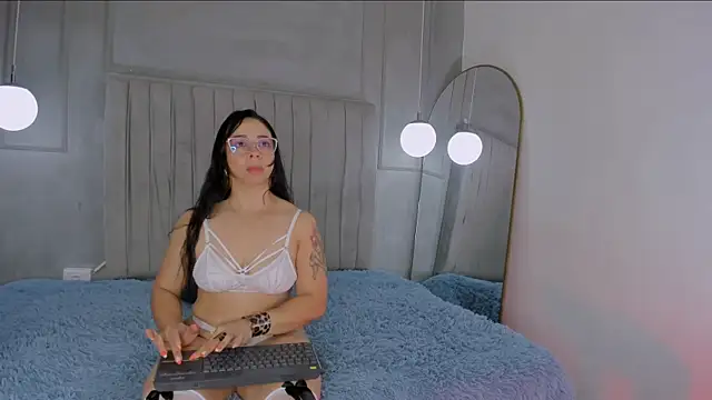 ROSA PINKY online show from October 2025 01:18:01 AM