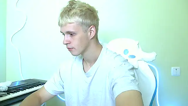 Snapshot of _Timmy_Boy_ chatting on October 2025 10:28:02 AM Timmy Boy online show from October 2025 10:28:02 AM