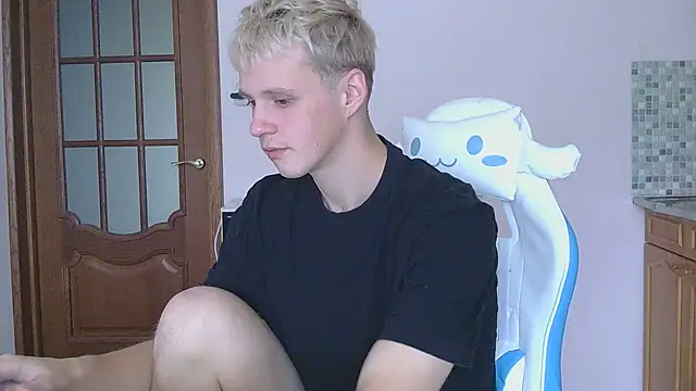 Snapshot of _Timmy_Boy_ chatting on October 2025 06:56:01 AM Timmy Boy online show from October 2025 06:56:01 AM