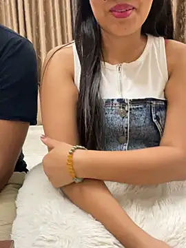 vickyandtania online show from March 2026 04:52:01 PM