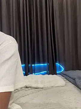 vickyandtania online show from February 2026 04:59:01 PM