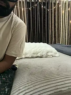 vickyandtania online show from April 2026 04:57:02 PM