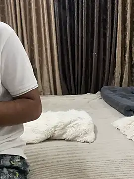 vickyandtania online show from March 2026 04:54:02 PM