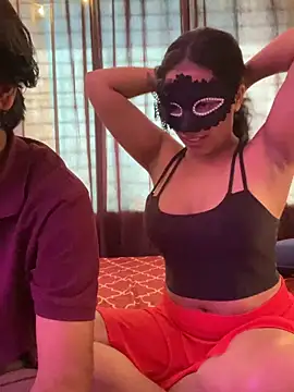 vickyandtania online show from November 2025 09:24:02 AM