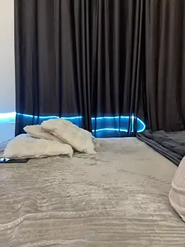 vickyandtania online show from January 2026 04:33:02 PM