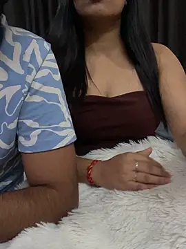 vickyandtania online show from February 2026 05:02:01 PM