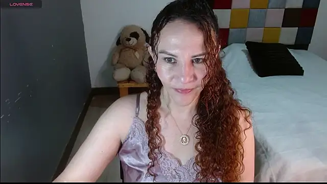 Miavelvett- online show from October 2025 02:09:01 AM