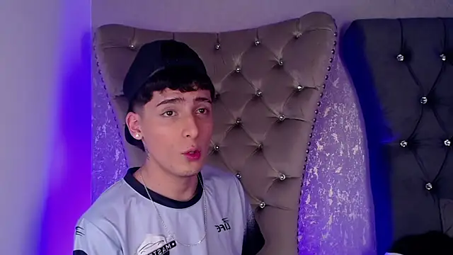 Snapshot of MateoMitchell chatting on November 2025 04:49:01 AM MateoMitchell online show from November 2025 04:49:01 AM