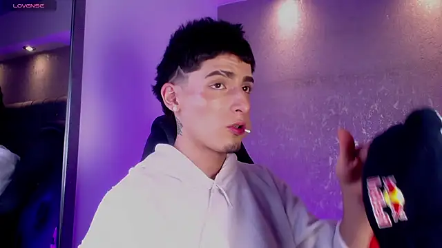 MateoMitchell online show from April 2026 04:49:01 AM