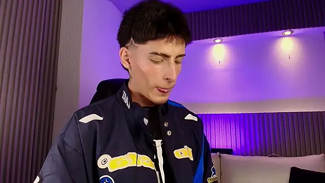 MateoMitchell online show from April 2026 05:21:02 AM