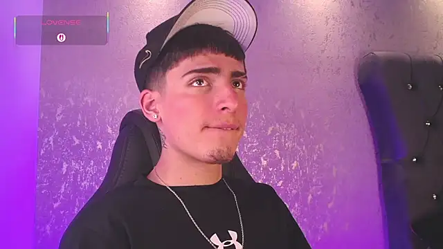 Snapshot of MateoMitchell chatting on November 2025 05:30:01 AM MateoMitchell online show from November 2025 05:30:01 AM