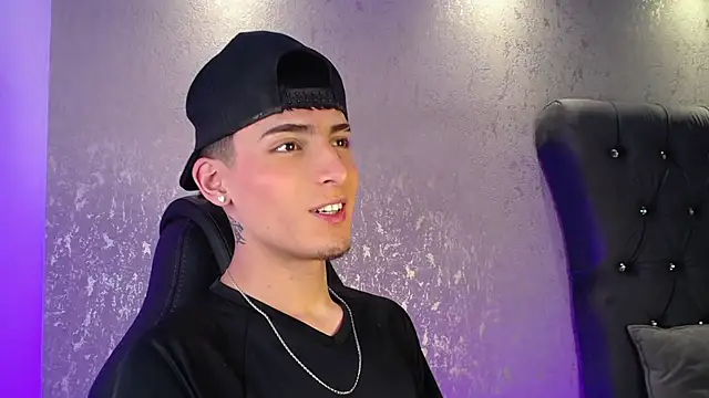 Snapshot of MateoMitchell chatting on November 2025 04:56:02 AM MateoMitchell online show from November 2025 04:56:02 AM