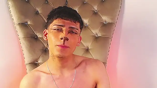 Snapshot of MateoMitchell chatting on October 2025 05:08:02 AM MateoMitchell online show from October 2025 05:08:02 AM