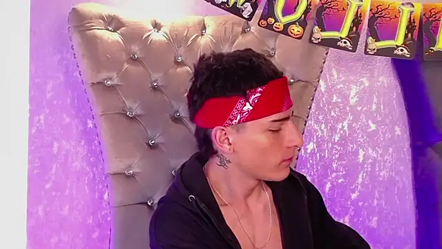 MateoMitchell online show from October 2025 05:10:02 AM