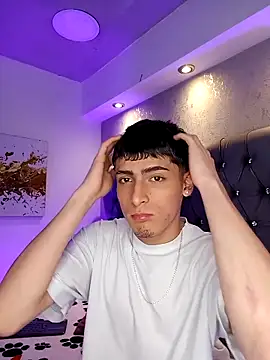 Snapshot of MateoMitchell chatting on November 2025 04:38:01 AM MateoMitchell online show from November 2025 04:38:01 AM