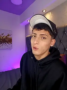 Snapshot of MateoMitchell chatting on November 2025 04:38:01 AM MateoMitchell online show from November 2025 04:38:01 AM