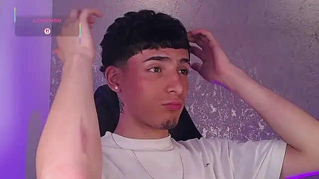 Snapshot of MateoMitchell chatting on December 2025 05:08:01 AM MateoMitchell online show from December 2025 05:08:01 AM