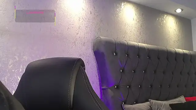 Snapshot of MateoMitchell chatting on November 2025 05:19:01 AM MateoMitchell online show from November 2025 05:19:01 AM