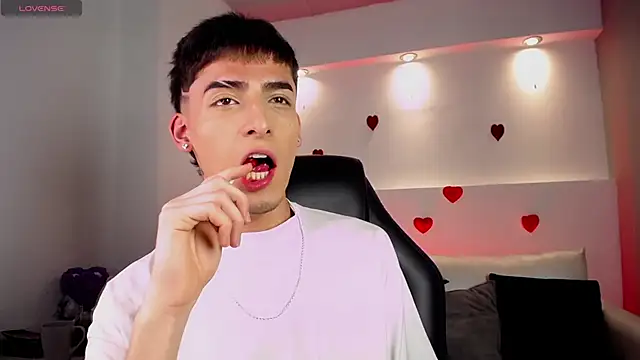 MateoMitchell online show from March 2026 04:40:01 AM