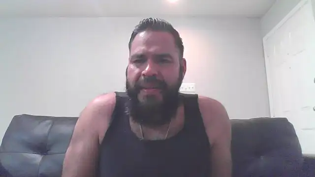 BigJohnBear39 online show from October 2025 05:09:02 AM