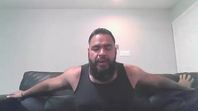 BigJohnBear39 online show from October 2025 10:54:02 PM