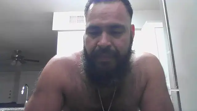 BigJohnBear39 online show from October 2025 05:20:02 AM