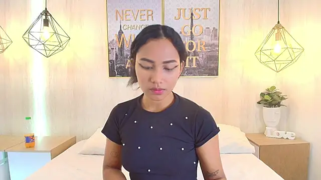 Juliie coper online show from October 2025 12:40:02 PM