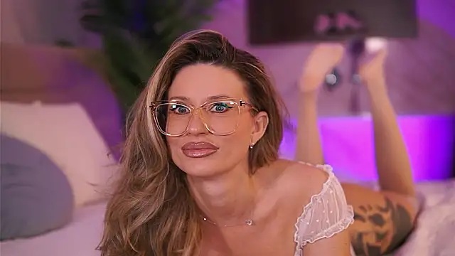 AvaMaddisson online show from February 2026 04:23:01 AM